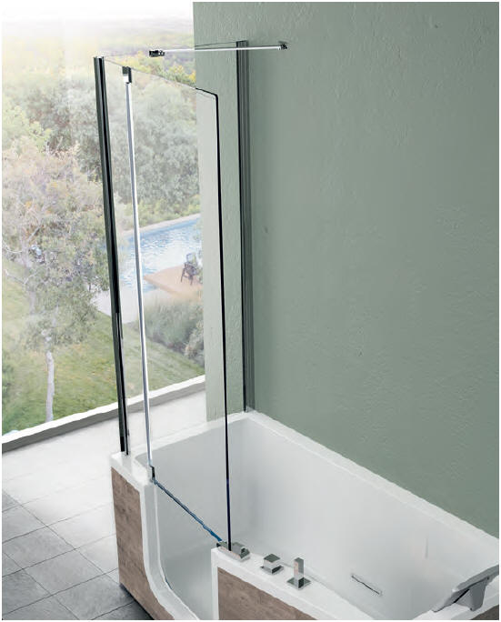 Novellini IRIS COMBY 2. Shown here with the shower end adjacent to a window with spectacular views