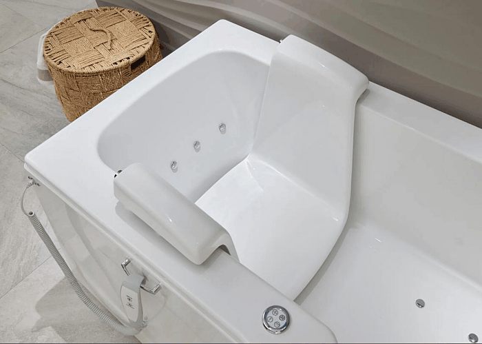 The Louisiana Walk in Bath has a stylish moulded seat or option to change to a belt type.