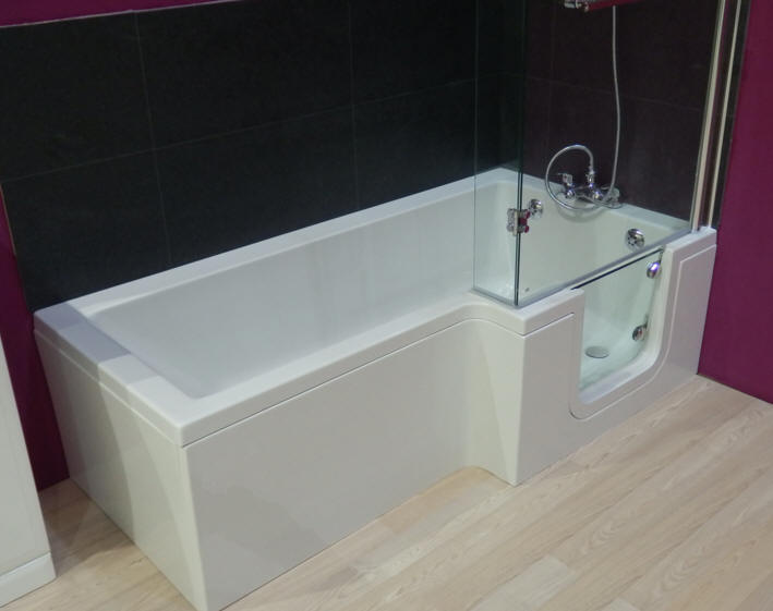 The attractive SAVANNA walk in shower bath by Mantaleda